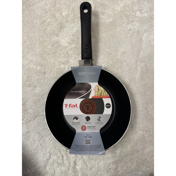 T-fal 'Total Non Stick' Frying Pan 8" Black - Thermo-Spot Heat Indicator - Picture 1 of 5